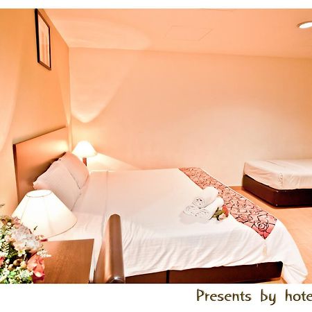 Sayang Hotel Кулай Екстер'єр фото